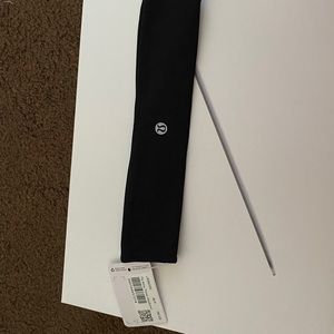 Fly away tamer headband II